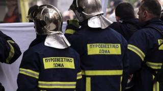 Ρεπό και άδειες χορηγούνται στους πυροσβέστες πενταετούς υποχρέωσης μέχρι να έρθει η νομιμοποίηση