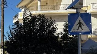 Νέες ηλιακές πινακίδες για μεγαλύτερη οδική ασφάλεια τοποθετήθηκαν σε περιοχές της Αλεξανδρούπολης