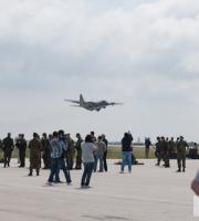 Φωτορεπορτάζ από την επίδειξη αλεξιπτωτιστών στην Αλεξανδρούπολη.