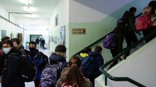 Σχολεία: Αναστέλλονται οι σχολικές εκδρομές