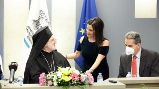 Επίτιμος διδάκτορας του ΔΠΘ αναγορεύτηκε ο Αρχιεπίσκοπος Αμερικής