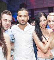 Υπέροχες αυγουστιάτικες στιγμές στο Reina summer club.