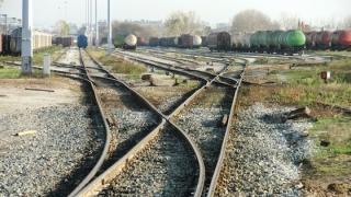Αλεξανδρούπολη: Ξήλωσαν σιδηροδρομική ράγα και την φόρτωσαν στο... "ντάτσουν"!