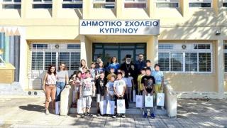 Ο Μητροπολίτης Διδυμοτείχου δώρισε σχολικές τσάντες σε μαθητές στους Μεταξάδες, στα Λάβαρα & στον Κυπρίνο