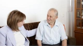 Το «αντίο» της Σακελλαροπούλου στον 93χρονο δωρητή του Νοσοκομείου Διδυμοτείχου