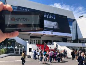 Το πιο κοσμοπολίτικο θέρετρο, όχι μόνο των Γάλλων, αλλά και όλης της Ευρώπης, τις Κάννες βρέθηκε η φίλης μας Όλγα και μας έστειλε την αγάπη της με αυτή την φωτογραφία