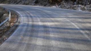 Παγωμένοι δρόμοι: Συμβουλές προς οδηγούς και πεζούς