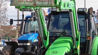 Παραμένουν στα μπλόκα τους οι αγρότες του Έβρου μετά τα... «ψίχουλα» του Μητσοτάκη 