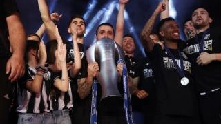 Από τη Στουτγκάρδη στην Ορεστιάδα το τρόπαιο του ΠΑΟΚ!