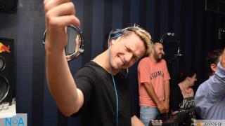 'Μάχη' στο πρώτο 'Music Session' στο ΝΟΑ με τον Cj Jeff.