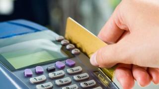 Νομικό θέμα: Ποινικό αδίκημα η άρνηση πληρωμής με πιστωτικές κάρτες.