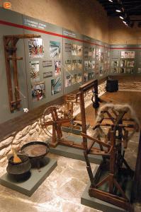 Soufli'nin ipek müzesinin içinde.