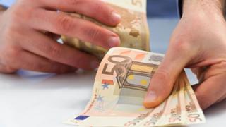 Μέχρι και σε 100 δόσεις οι οφειλές προς τους δήμους.