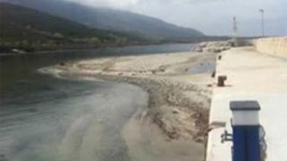 Προβλήματα από τη συσσώρευση άμμου στο λιμάνι Θερμών.