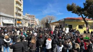 Αλεξανδρούπολη: Μεγαλειώδης κινητοποίηση διαμαρτυρίας πολιτών για την τραγωδία στα Τέμπη (videο & photo)