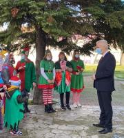 Οι ήρωες του "Σαν παραμύθι" τραγούδησαν τα κάλαντα στον δήμαρχο Σουφλίου!