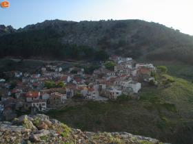 Πανοραμικά η Χώρα.