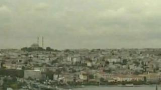 Β. Ελλάδα: Εκτός συνόρων 'βγαίνουν' τα χρήματα των Ελλήνων.