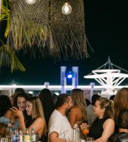 Μαγική βραδιά με τον ONEMANSHOW στο rooftop του NOA!