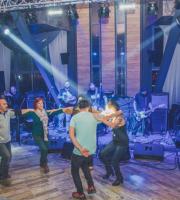 Κανείς δεν έμεινε ακίνητος στο πάρτυ που έστησαν οι Θραξ Πανκc και ο ΣΥΜΑ στο Theatro