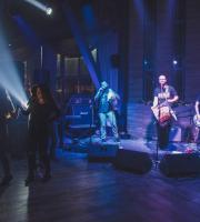 Κανείς δεν έμεινε ακίνητος στο πάρτυ που έστησαν οι Θραξ Πανκc και ο ΣΥΜΑ στο Theatro