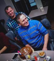 Μάγεψε με τη φωνή του τους θαμώνες του "El Mundo" ο Χρήστος Κεραμάρης