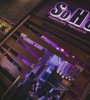 Κατάμεστο το SoHo Absolutely Fabulous με τον Λεωνίδα Μπαλάφα να μαγεύει το κοινό