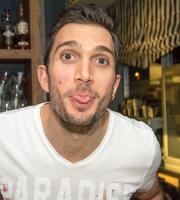 O γνωστός χαμός στο 4ο N.O.A. Music Session με Dino MFU.