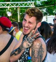 Ο Θέμης Γεωργαντάς έβαλε "φωτιά" το Σάββατο στο YOLO Beach Bar