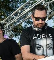 Ο Θέμης Γεωργαντάς έβαλε "φωτιά" το Σάββατο στο YOLO Beach Bar