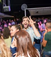 Βούλιαξε το Faces Summer Club στη συναυλία του Ηλία Βρεττού.