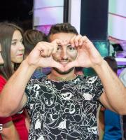 Βούλιαξε το Faces Summer Club στη συναυλία του Ηλία Βρεττού.