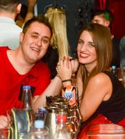 Παρασκευή βράδυ στο Prive Club με χριστουγεννιάτικη διάθεση