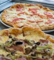 Πήγαμε στα εγκαίνια του Pizzaΐolo, την νέας πιτσαρίας στην παραλιακή της Αλεξανδρούπολης