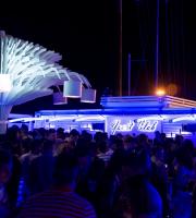 Yacht Club: Παρασκευή βράδυ στην πιο όμορφη ταράτσα της πόλης.