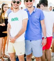 Άνοιξε το Reina Beach Bar με σούπερ Big Bang VIP Party.