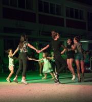 Μαθητικά και τοπικά μουσικά συγκροτήματα, dj's και χορευτικές παρουσιάσεις σε μια συναυλία για τη Ζωή. 