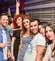 Πανικός στο Grand Opening Party του Reina Club.