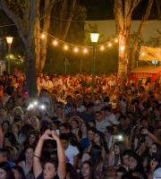 Φωτορεπορτάζ από την έναρξη της Γιορτής Κρασιού 2016 με την Μελίνα Ασλανίδου