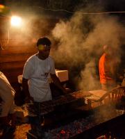 Φωτορεπορτάζ από την έναρξη της Γιορτής Κρασιού 2016 με την Μελίνα Ασλανίδου