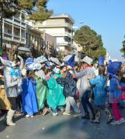 Καρναβαλική παρέλαση Αλεξ/πολης με πολύ κέφι και live ο μοναδικός Πασχάλης!