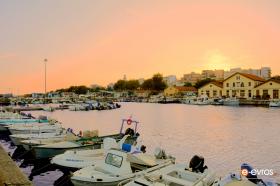 "Όταν δύει ο ήλιος...το λιμάνι σε μαγεύει".