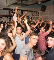 Ο γνωστός χαμός τη Παρασκευή στο Prive Club.