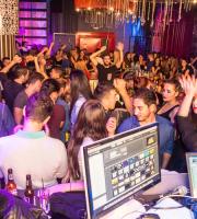 Ο γνωστός χαμός τη Παρασκευή στο Prive Club.