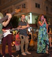 Live με την ορχήστρα του PICO επί της οδού Ίωνος Δραγούμη 