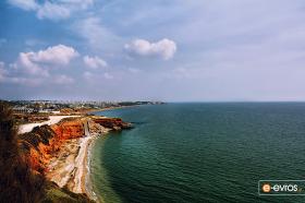 Αγναντεύοντας ανατολικά, την Αλεξανδρούπολη.