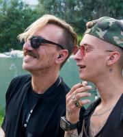 Yasu beach bar: Η νύχτα έγινε... μέρα με το δίδυμο φωτιά Junior Pappa & Antonio