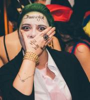 Χρώμα, κέφι και πολύ χορός στο μασκέ πάρτυ του SoHo