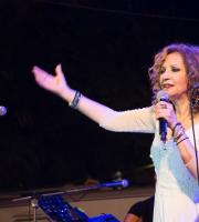 Η Γλυκερία "άνοιξε" την Γιορτή Κρασιού 2017 στην Αλεξανδρούπολη