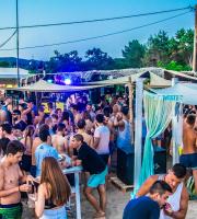 Τα "έσπασε" ο Jorgio Kioris στο χθεσινό πάρτι του Yasu beach bar 